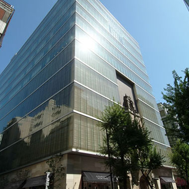 バーニーズ　ニューヨーク銀座本店